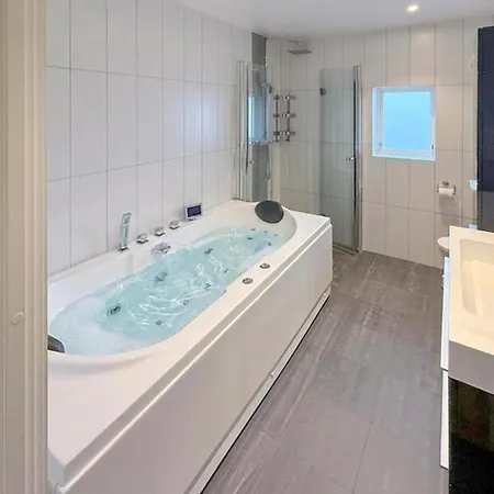 4 Bedroom In Skartveit Appartement Kåda
